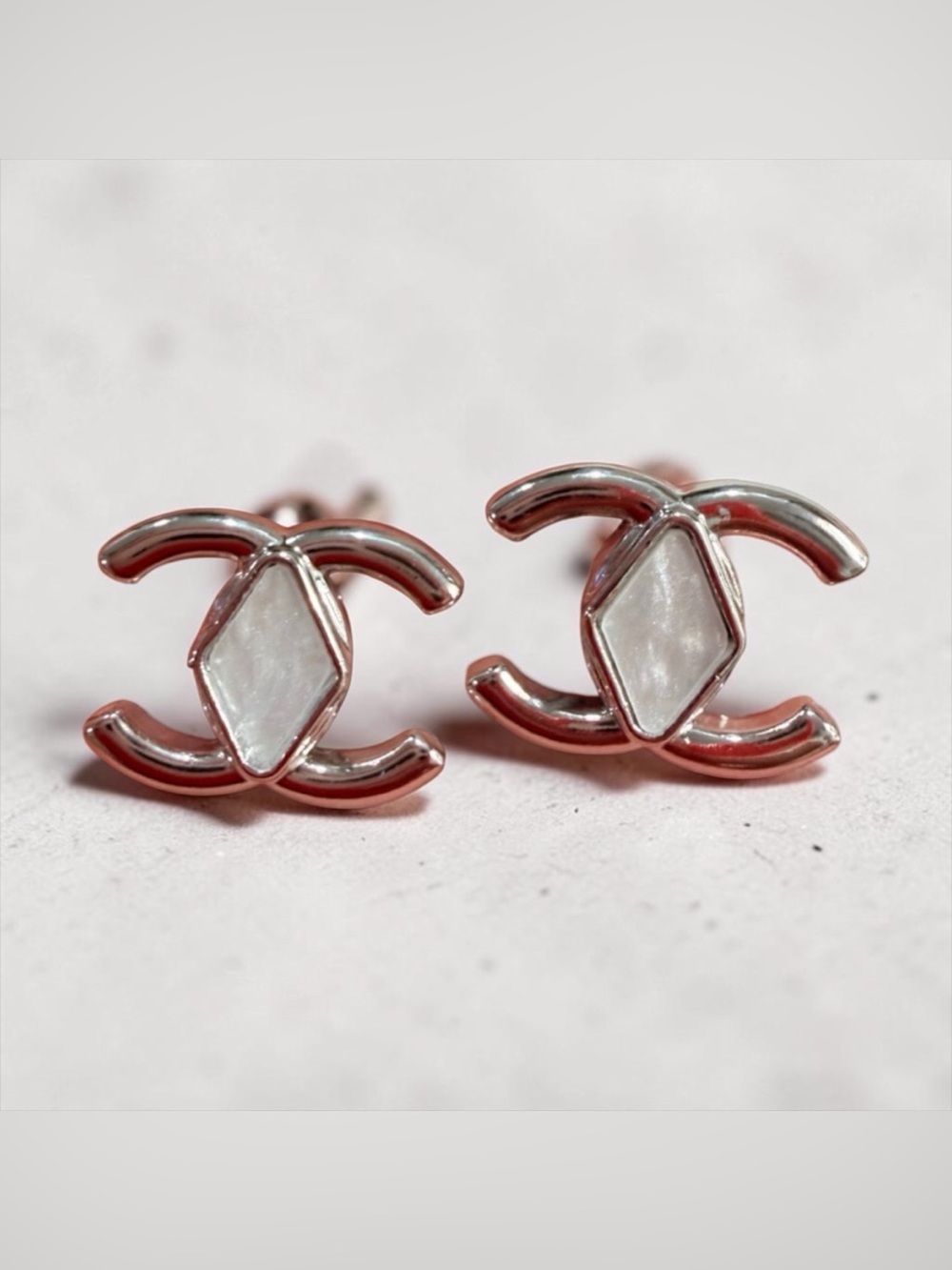 Silver-Tone Double CC Logo Earrings with White Mother of Pearl Inlay NEW - Picture 3 of 9